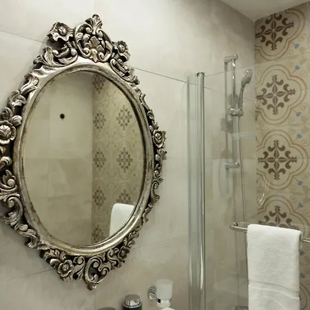 Ivory Seafront With Views!- Fl 9 By Homely Appartement