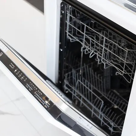 Ivory Seafront With Views!- Fl 9 By Homely St. Paul's Bay