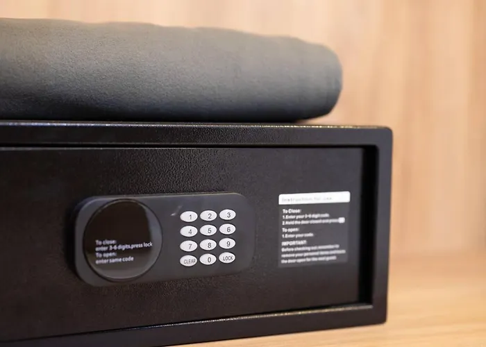 Ivory Seafront With Views!- Fl 9 By Homely St. Paul's Bay