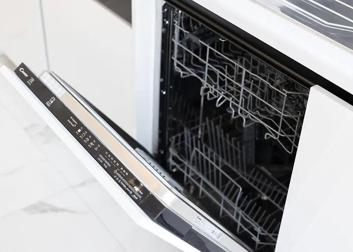 Ivory Seafront With Views!- Fl 9 By Homely San Pawl il-Baħar