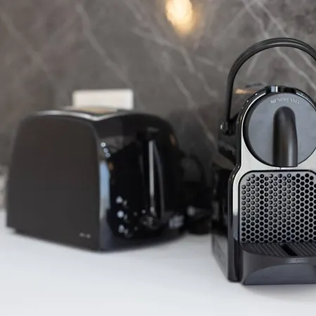 Ivory Seafront With Views!- Fl 9 By Homely セント・ポールズ・ベイ