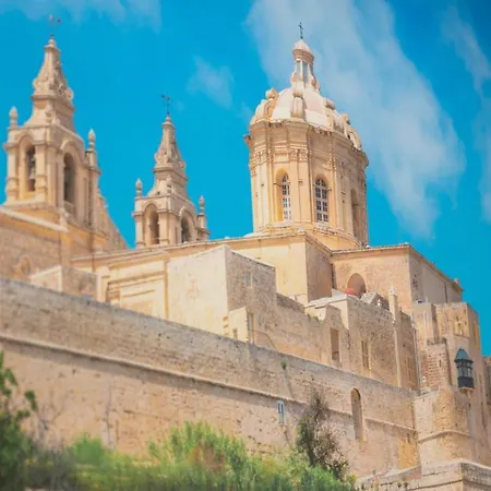 Ivory Seafront With Views!- Fl 9 By Homely アパート セント・ポールズ・ベイ