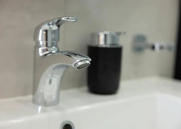 Ivory Seafront With Views!- Fl 9 By Homely Appartement *